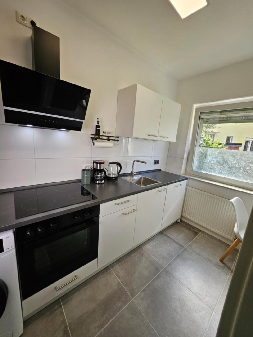Modern Homes - Voll Ausgestatte Wohnung - Balkon - Hotelbetten - 4K Tv - Wlan Moers Exterior photo